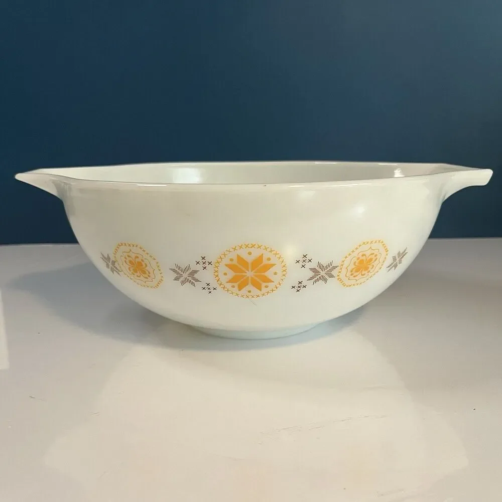 Vintage Pyrex Town & Country Cinderella Mixing Nesting Bowls #441 & 444 USA